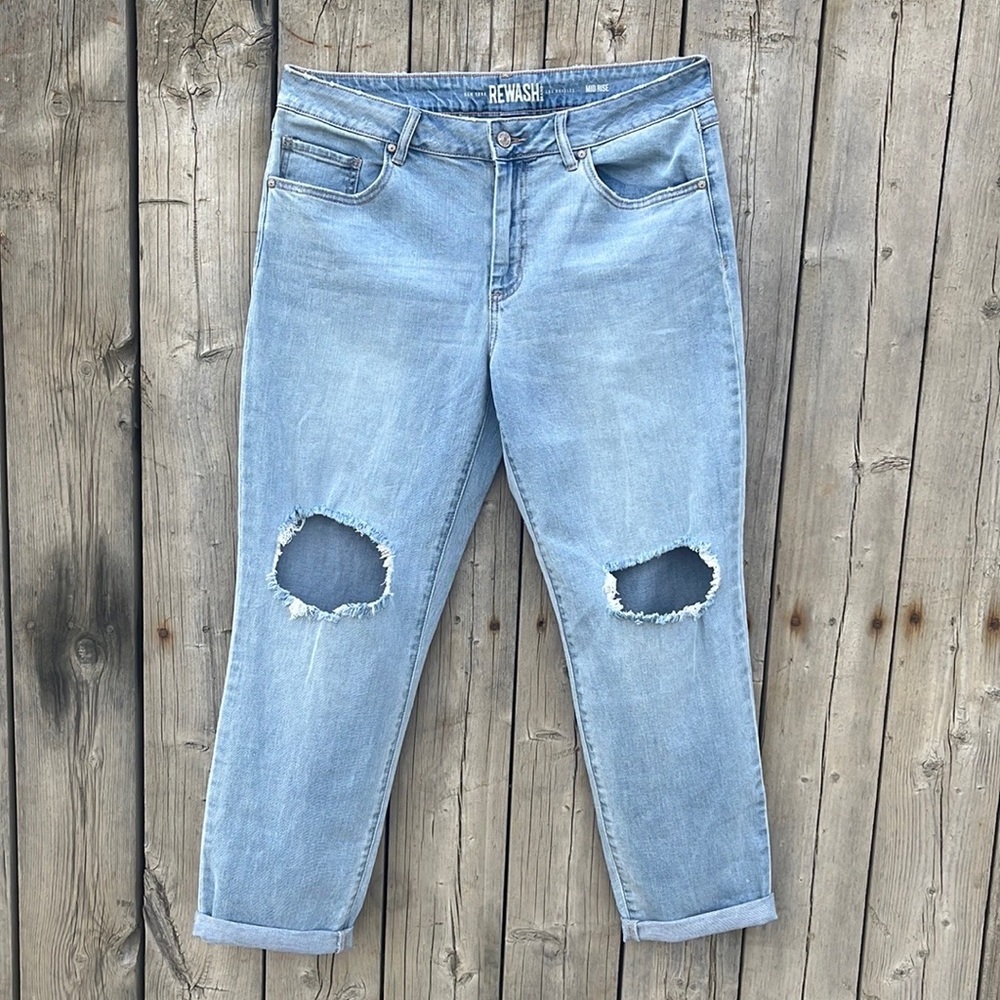LADIES REWASHED BRAND BOYFRIEND JEANS SIZE 11 DISTRESSED KNEES